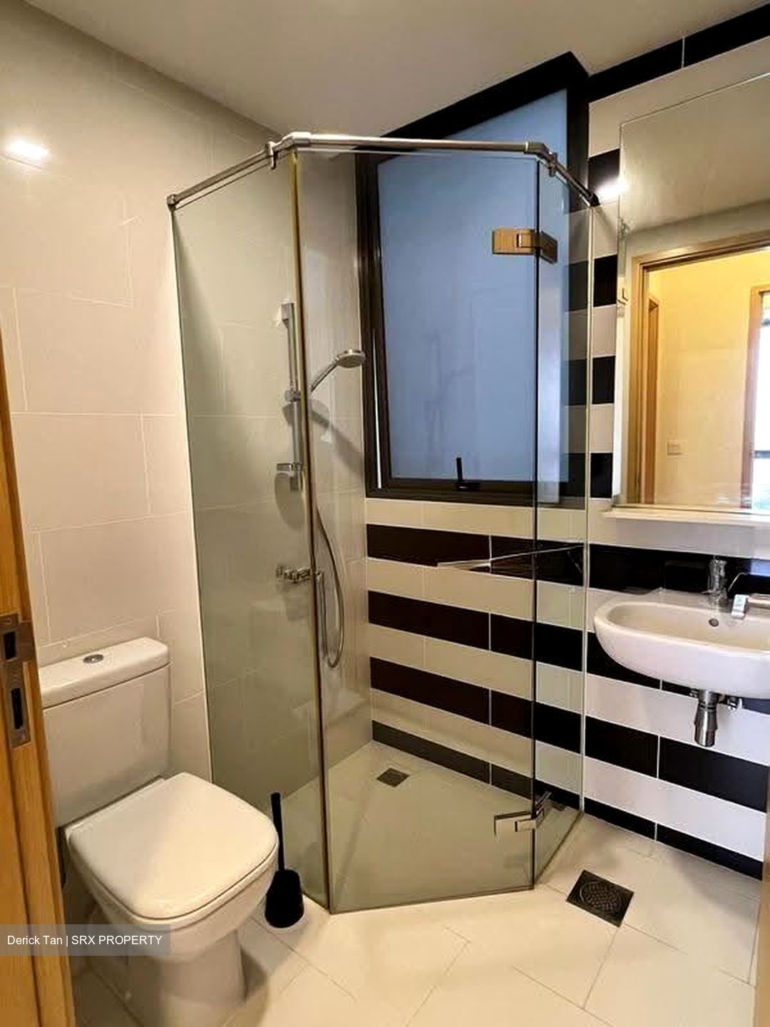 Skysuites 17 (D12), Apartment #610609111